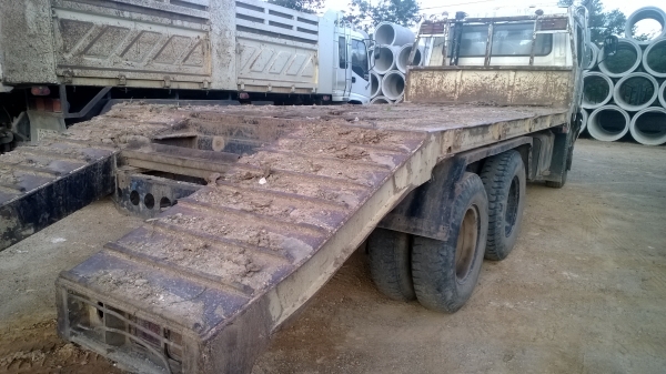 10ล้อ2เพลาท้ายลาดNISSAN UD CW41M ทุกแมคโฮใหญ่.....