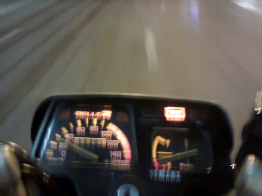 ด่วน..  BELE R ตัวแรง  ดิสเบรค หน้า เครื่องดี  เบรคดี  ไมล์ขึ้น      เกจ์น้ำมันขึ้น  ไฟเลี้ยว ไฟหน้าหลัง ล้อกคอได้   เอกสารครบ  พร้อมโอน      เดิมๆ  สวยครับ  น่าใช้ น่าสะสม   ชอบใจต่อลองได้