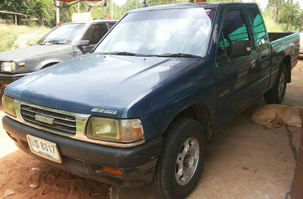 ISUZU TFR มังกรทอง SPACECAB 2.5 MT ปี 33 รถสวยสีสันบางเดิมๆไม่เคยมีอุบัติเหตุหนักเลยครับ เครื่องแน่นแรงดีไม่มีเยิ้ม ภายในเก๋งคอนโซลสวยครบ แอร์ พวงมาลัยธรรมดา กระบะไม่มีผุกร่อนสภาพดี ช่วงล่างคัชซีสวยไม่ผุไม่ดาม ยางสภาพดี 4 เส้นประมาณ 70\% พร้อมใช้งาน เอกสาร