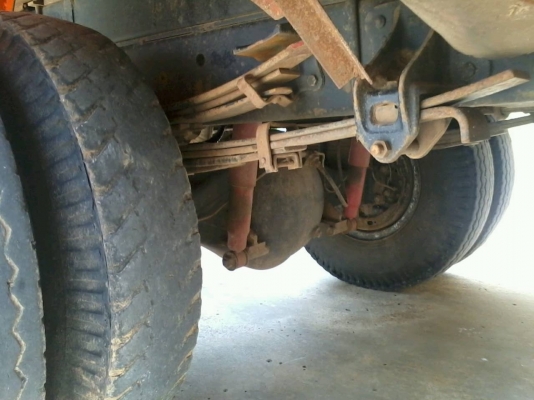 HINO FC 3H - 145 HP WO6D หกล้อดั๊มพ์ กระบะดั๊มพ์เหล็ก 4 ตันความยาว 3.60 เมตรสภาพสวย เครื่องแห้งแรงดี หัวเก๋งสีสันบางเดิมๆภายในคอนโซลสวย พวงมาลัยเพาเวอร์ ช่วงล่างใหญ่คัชซีสวยไม่มีดาม F หน้าหลังแล้ว ยาง 8.25 ขอบ 16 สภาพดี 70\% พร้อมบรรทุกพร้อมใช้งาน เอกสารทะ