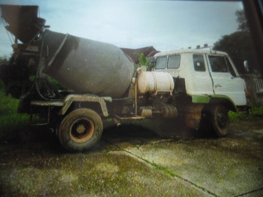 ขายรถโม่ 6 ล้อโม่ไฮดรอลิค 2.5 คิวเครื่อง HO7C 185 แรงเครื่องดีคัสซีสวยทะเบียนเต็ม