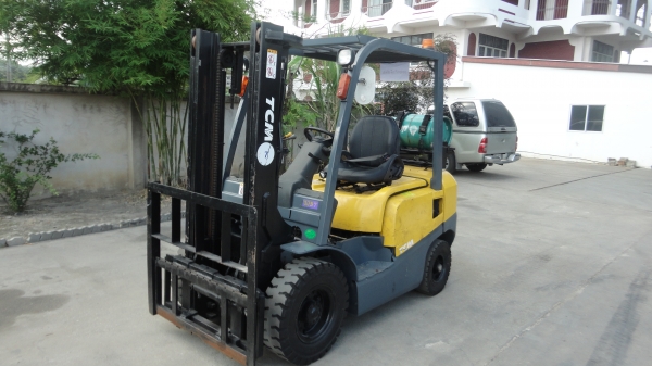 ขาย TCM FG25  ( 2.5 TON ) รุ่น T4 แก็ส + นํ้ามัน