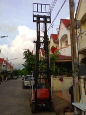 ขายรถโฟล์คลิฟท์นั่งขับไฟฟ้า ขายรถโฟล์คลิฟท์นั่งขับไฟฟ้า
