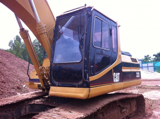 ขาย. (( CAT )). V2  320รถสวย เจ้าของรถขายเอง รถสวยมาก. พร้อมใช้งานครับเอกสาร. เล่มพร้อมโอน0897-088772. สภาพ 80\%