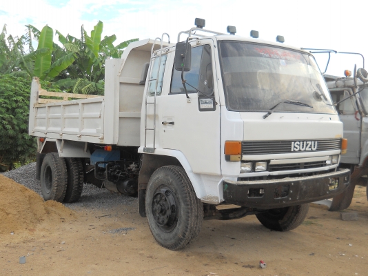 หลุดมัดจำ ขายดาวน์FSR ด่วนๆวาง 150000 ขับไปได้เลยเจ้าของขายเองอีซูซุร๊อกกี้6ล้อดั๊มพ์สภาพสวยพร้อมใช้ไม่ต้องทำอะไรเพิ่มเครื่องเทอร์โบ210แรงม้า