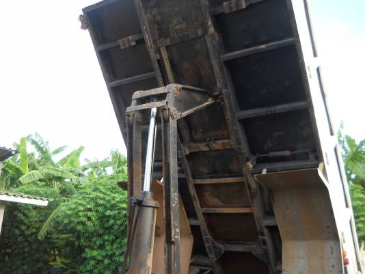 หลุดมัดจำ ขายดาวน์FSR ด่วนๆวาง 150000 ขับไปได้เลยเจ้าของขายเองอีซูซุร๊อกกี้6ล้อดั๊มพ์สภาพสวยพร้อมใช้ไม่ต้องทำอะไรเพิ่มเครื่องเทอร์โบ210แรงม้า