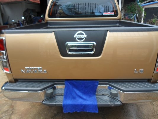 ขายรถสี่ประตู นิสัน นาวาล่า  รุ่นท๊อป เกียร์ออโต รถปี50  สีทองคับ