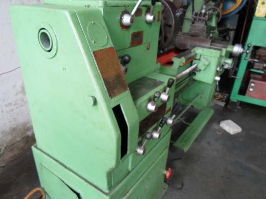 เครื่องกลึง 6 ฟุต ต้าชิง 3 เพลา เกียร์บล็อก  78,000  ด่วน !!!!!