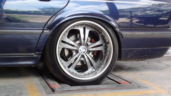BMW e34 525i