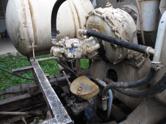 ขายรถโม่ 6 ล้อ HINO FD 171D โม่ไฮดรอลิค 2.5 คิวเครื่อง HO7C 185 แรงเครื่องดีคัสซีสวยทะเบียนเต็ม