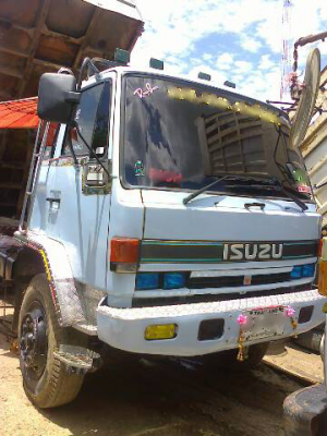 ขายรถบรรทุกสิบล้อดั๊มพ์ Isuzu 240 นางฟ้า วางเครื่อง 270 2 เพลา ด.มิเนียม ยางดี 80\% ทะเบียนพร้อม