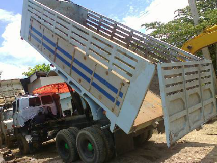 ขายรถบรรทุกสิบล้อดั๊มพ์ Isuzu 240 นางฟ้า วางเครื่อง 270 2 เพลา ด.มิเนียม ยางดี 80\% ทะเบียนพร้อม