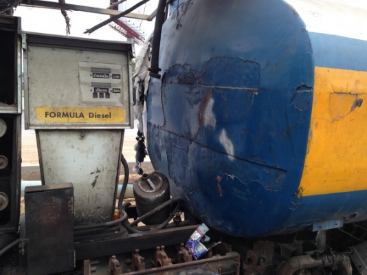 ขายตู้ลอย หัวจ่าย พร้อม แทงค์ บรรจุได้ประมาณ 16,000 ลิตร