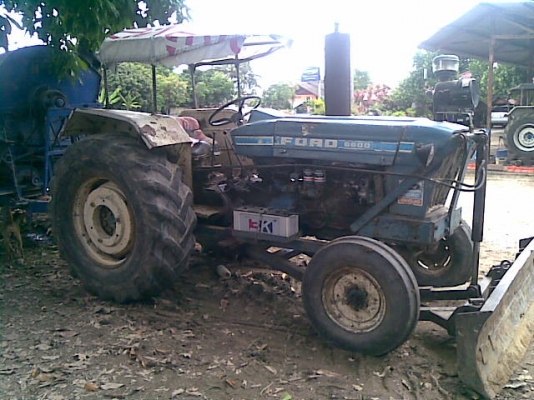ขายด่วนรถไถฟอร์ด+โม่ข้าว 8 ฟุตเกษตรพัฒนา