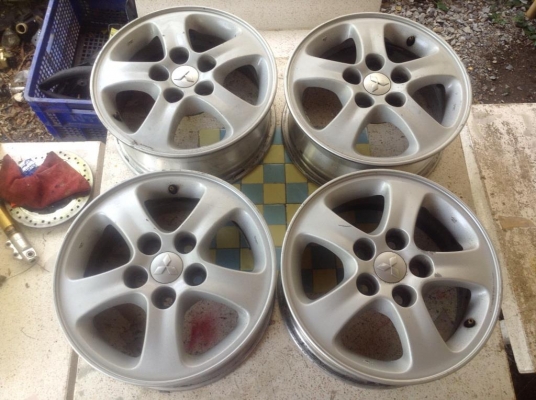 ขาย แม็ก ไททัน ขอบ15 5รู 114.3ลองดู คับ ขาย 2500