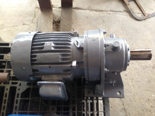 ขายมอเตอร์เกียร์ cycro drive Mitsubishi 5 HP. 380 V อัตราทด 1:40 เดิมๆ ไม่เคยพัน วิ่งนิ่ม ทำสีใหม่แล้ว