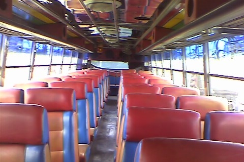 ขายรถบัสตามสภาพราคาถูกดาวน์70000ผอนส่งต่อได้ยาวๆครับให้วิ่งฟรี2เดือนเดือนทีสามคอยส่งค่างวดครับมีราคา4-650000บาทครับ