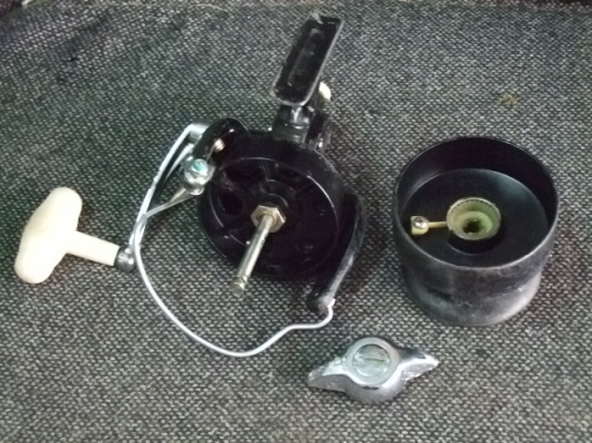 รอกตกปลา