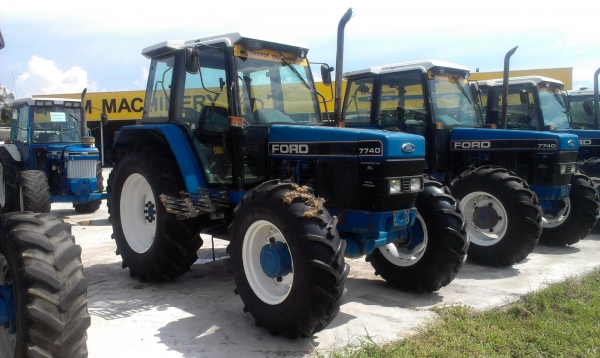 รถไถฟอร์ด 7740