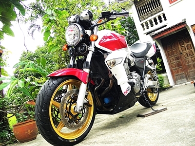 ขอขายด่วนอยากเปลี่ยนเเนวเเล้ว CB 1300 ปี 2005 สรรรพสามิต เเต่ง ขอขายด่วนอยากเปลี่ยนเเนวเเล้ว CB 1300 ปี 2005 สรรรพสามิต เเต่ง