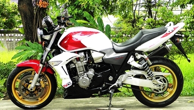 ขอขายด่วนอยากเปลี่ยนเเนวเเล้ว CB 1300 ปี 2005 สรรรพสามิต เเต่ง ขอขายด่วนอยากเปลี่ยนเเนวเเล้ว CB 1300 ปี 2005 สรรรพสามิต เเต่ง
