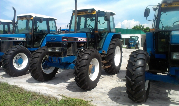 รถไถฟอร์ด 7740 คันที่ 2 ยางใหม่ 4 เส้น
