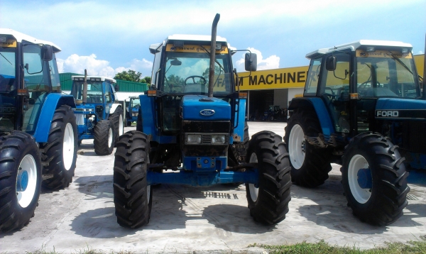 รถไถฟอร์ด 7740 คันที่ 2 ยางใหม่ 4 เส้น
