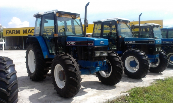 รถไถฟอร์ด 7740 คันที่ 2 ยางใหม่ 4 เส้น