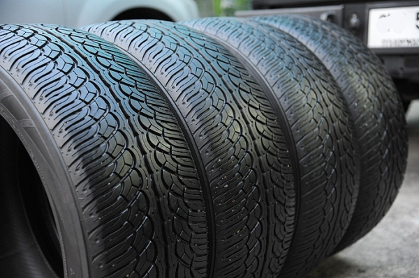 ยาง 18 Yokohama 235-55-18