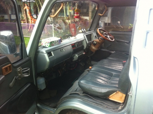 ขายรถตู้ Nissan Urvan TD27 รถบ้านบ้าน