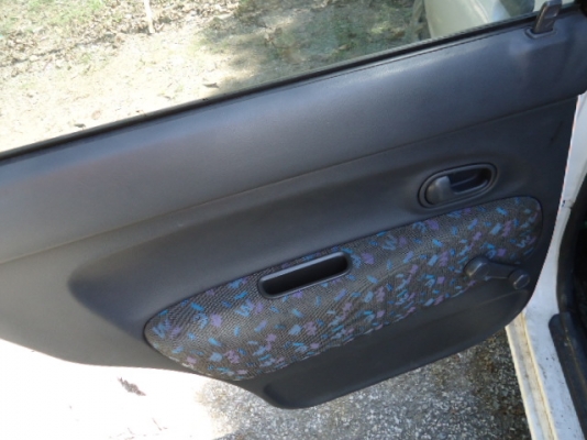 ขาย MAZDA 121 รถการ์ตูน ติดแก๊สLPGลงเล่มเรียบร้อย 150,000.-