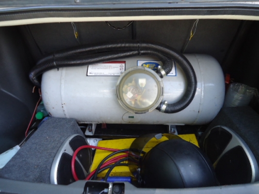 ขาย MAZDA 121 รถการ์ตูน ติดแก๊สLPGลงเล่มเรียบร้อย 150,000.-