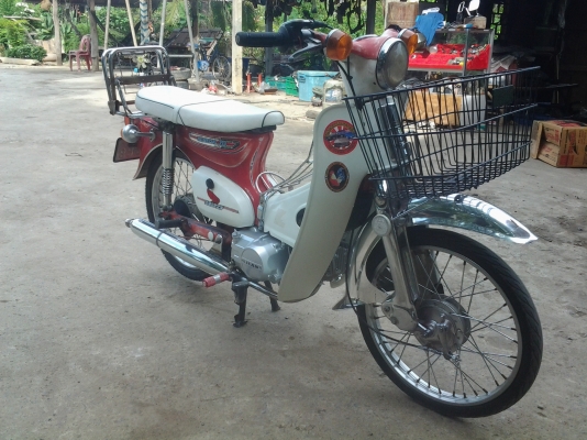 JOECLASSIC...ขายรฤมอร์ไซด์คลาสสิควางเครื่องใหม่ไลฟาน สตาร์ทมือ 110CC..แห้งๆ  ระบบเบรค ระบบไฟใช้ได้หมด..สนใจโทรสอบฤามได้ขายได้ขายเลย..