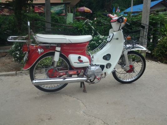 JOECLASSIC...ขายรฤมอร์ไซด์คลาสสิควางเครื่องใหม่ไลฟาน สตาร์ทมือ 110CC..แห้งๆ  ระบบเบรค ระบบไฟใช้ได้หมด..สนใจโทรสอบฤามได้ขายได้ขายเลย..