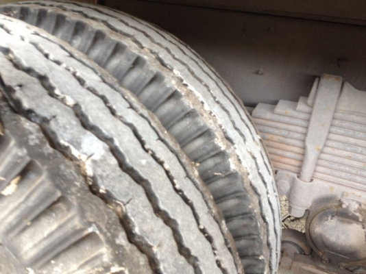 รถอีซูซุ 10 ล้อดั้ม FVZ 195 แรงม้า ปี 42  สนใจติดต่อ 081 - 6079515