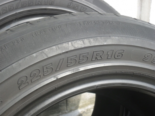ยาง MICHELIN 225/55R16 ปี10 สวยๆ 4 เส้น ราคา 2200 บาท