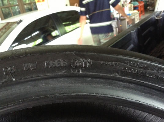 ขายยางมือ2ดอกเต็มปลายปี2011PIRELLI 1คู่ ยางหน้าANGEL 120/70/17 ยางหลังROSSO2 190/50/17