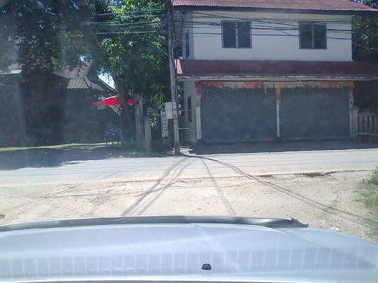 ขายที่ดินเปล่า(บ่อดิน) เนื้อที่ ๖๗ ไร่ มีทางสาธารณะ เข้า ออก ได้ 2 เส้นทาง มีโฉนดครบ พร้อมโอน.