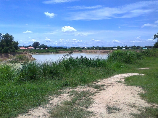 ขายที่ดินเปล่า(บ่อดิน) เนื้อที่ ๖๗ ไร่ มีทางสาธารณะ เข้า ออก ได้ 2 เส้นทาง มีโฉนดครบ พร้อมโอน.