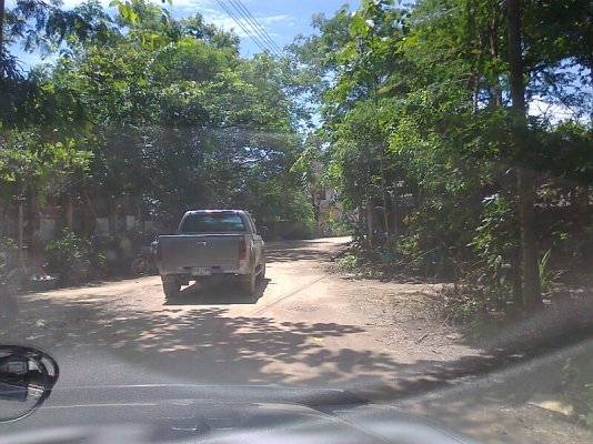 ขายที่ดินเปล่า(บ่อดิน) เนื้อที่ ๖๗ ไร่ มีทางสาธารณะ เข้า ออก ได้ 2 เส้นทาง มีโฉนดครบ พร้อมโอน.