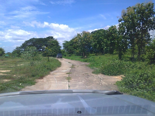 ขายที่ดินเปล่า(บ่อดิน) เนื้อที่ ๖๗ ไร่ มีทางสาธารณะ เข้า ออก ได้ 2 เส้นทาง มีโฉนดครบ พร้อมโอน.