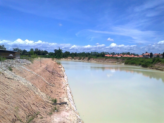 ขายที่ดินเปล่า(บ่อดิน) เนื้อที่ ๖๗ ไร่ มีทางสาธารณะ เข้า ออก ได้ 2 เส้นทาง มีโฉนดครบ พร้อมโอน.