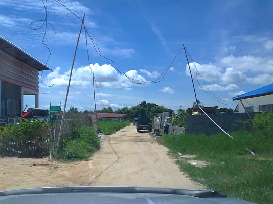 ขายที่ดินเปล่า(บ่อดิน) เนื้อที่ ๖๗ ไร่ มีทางสาธารณะ เข้า ออก ได้ 2 เส้นทาง มีโฉนดครบ พร้อมโอน.