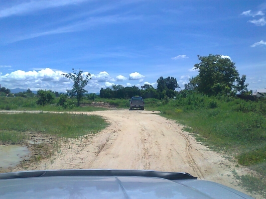 ขายที่ดินเปล่า(บ่อดิน) เนื้อที่ ๖๗ ไร่ มีทางสาธารณะ เข้า ออก ได้ 2 เส้นทาง มีโฉนดครบ พร้อมโอน.