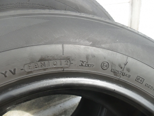 ยาง 215/70R16 ปี12 สวยๆ 4 เส้น ราคา 2200 บาท