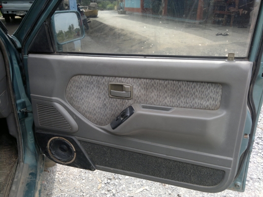 ขายรถ ISUZU Dragon 2.8 cab ปี 1999 สีหยก ขายดาวน์ 100000 บาท ผ่อนต่ออีก 125000 บาท