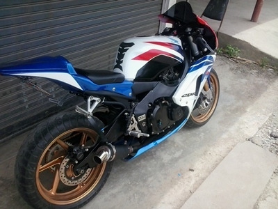 ขาย+แลก cbr400 ปี90คับ ทะเบียน+ชุดโอนครบ(พร้อมส่งคับ)