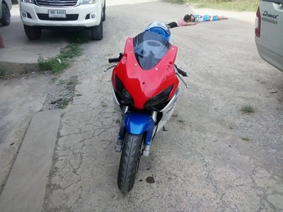 ขาย+แลก cbr400 ปี90คับ ทะเบียน+ชุดโอนครบ(พร้อมส่งคับ)