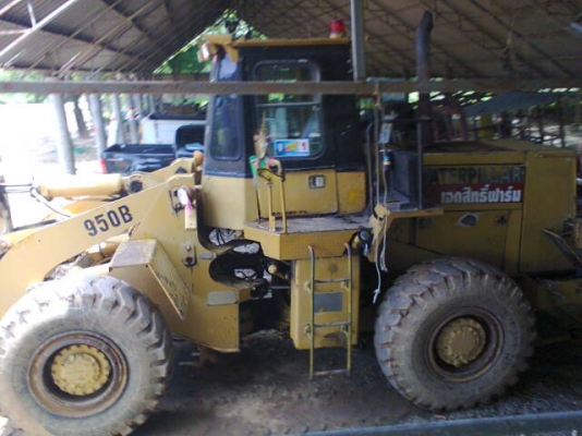 รถตักล้อยาง CAT950B มีตู้เก๋งมีแอร์ รถสวย ยางเต็มรถทำงานอยู่