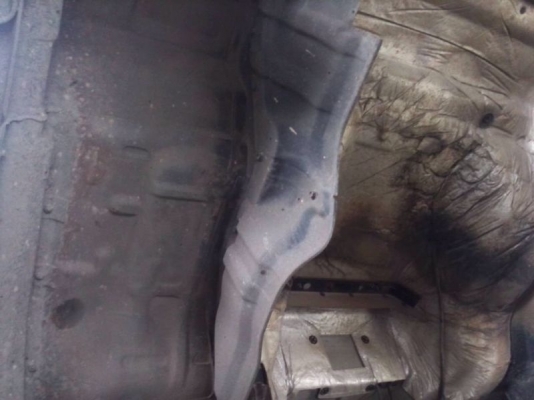 รถอีซูซุ 10 ล้อ ติดเฮี้ยบ  195 แรงม้า  สนใจติดต่อ 081 - 6079515